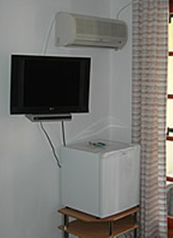 Regina Hotel Vasilatika  Ngoại thất bức ảnh