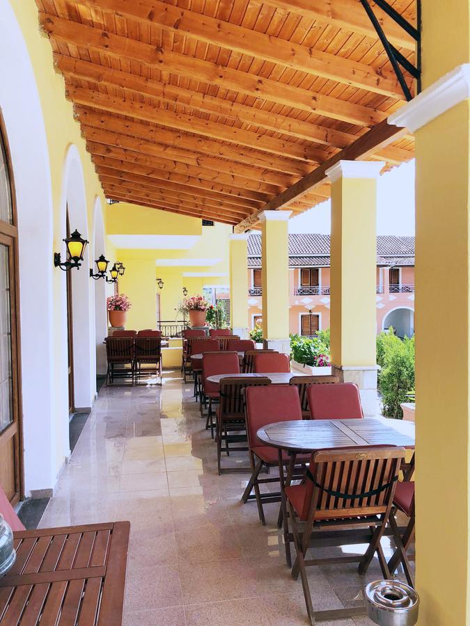 Regina Hotel Vasilatika  Ngoại thất bức ảnh