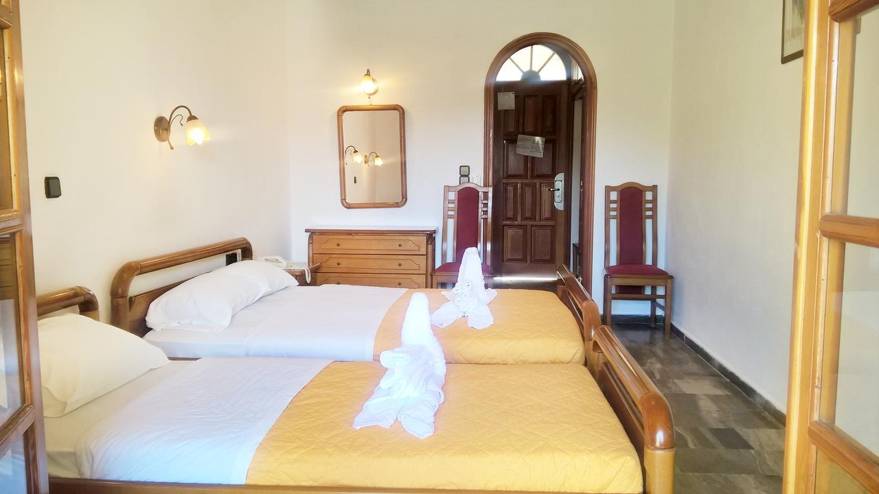 Regina Hotel Vasilatika  Ngoại thất bức ảnh
